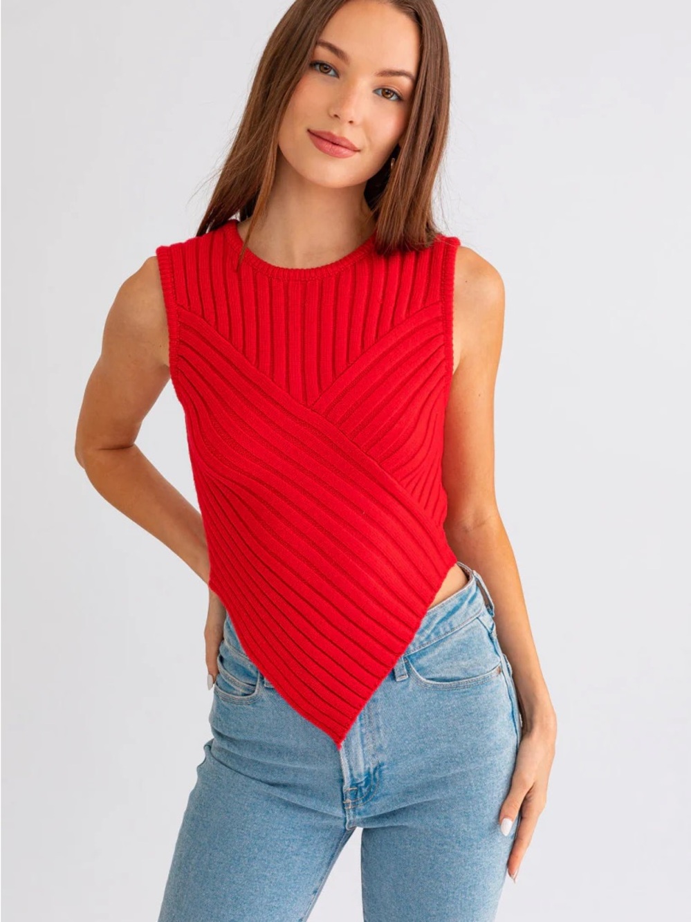 Le Lis Red Sleeveless Ribbed Point-Hem Knit Top